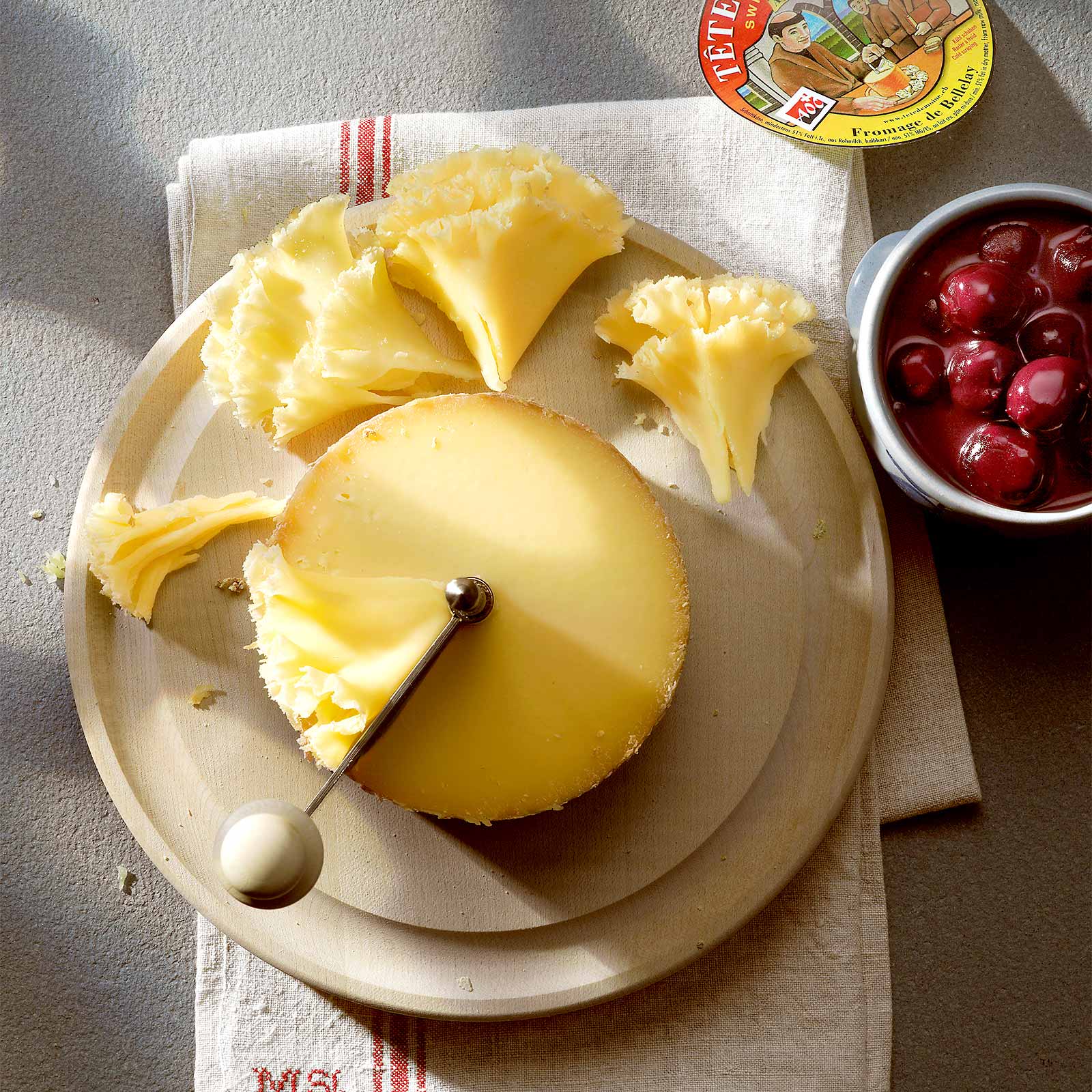 Tête de moine : tout savoir sur ce fromage