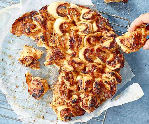 Partybrot mit rotem Pesto